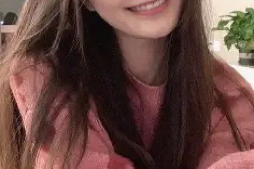 高速赶下车、洗衣服接口水、跪地服务当这些明星的员工太难了！