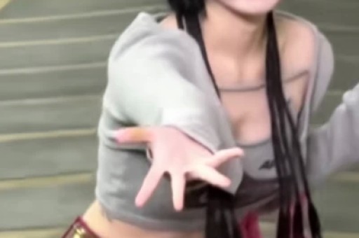 女星艾米高考拒绝签名被吐槽耍大牌 网友：这是高考